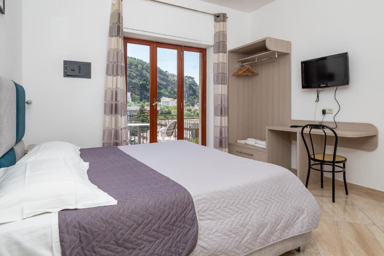 Parsano Suite Sorrento Esterno foto